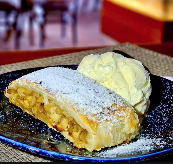 Apfelstrudel